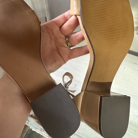 NWT Amazon Essentials| Nude Shiny Block heel - Picture 4 of 6